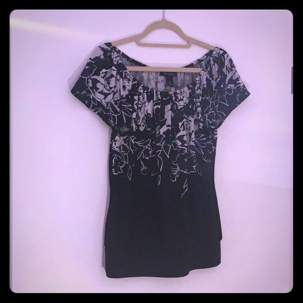 White House Black Market Short Sleeve Top